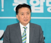 김영환 "김의겸 함량미달 궤변..그럼 文은 쿠데타 수괴냐"