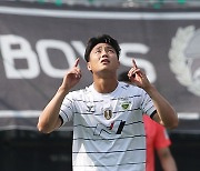 Jeonbuk climbs to second with crushing 5-1 defeat against Seongnam