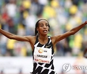 '에티오피아 난민 출신' 하산, 육상 여자 10,000m 세계신기록..29분06초82