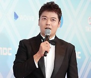 '무지개 회장' 전현무 2년만에 돌아온다..'나혼산' 정식복귀