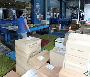 택배 분류작업 거부 첫날, 경남에서 100여명 배송 차질