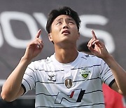 '백승호 K리그 데뷔골' 전북, 성남 5-1 격파