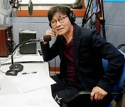 '영원한 포크 청년' 백영규, TBN경인교통방송 '스튜디오 1005'로 라디오 DJ 복귀..9일 첫 방송