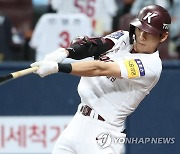 키움 간판타자 이정후, 데뷔 5시즌 만에 첫 월간 MVP