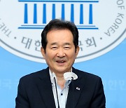 개헌론 꺼낸 정세균 "대통령 4년 중임제로, 당선시 임기 단축"