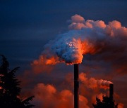 국내 온실가스 배출량, 2년 연속 감소..코로나·미세먼지 정책 영향