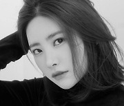 다이아 기희현, 웹드라마 '러브 인 블랙홀' 출연 확정..음대 여신으로 변신