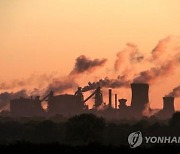 코로나19 팬데믹에도 5월 대기 중 CO₂농도 최고치 기록