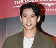 [포토]배우 유태오, '로얄살루트 21년 에스텐시아 폴로 에디션'출시 행사 참석