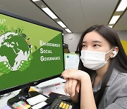 LG유플러스, 주주환원정책 강화에 3%대 강세