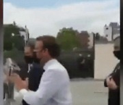 마크롱 프랑스 대통령 지방에서 귀싸대기 맞았다[영상]