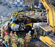 광주 건물 붕괴·버스 매몰 17명 사상.. 추가 매몰자 우려 수색