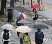 월 17만원 적자..10년 지나도 그대로인 저임금의 삶