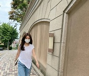 '백도빈♥' 정시아, 고급 아파트 단지서 산책 중? "동네 한 바퀴" [TEN★]
