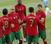 포르투갈, 이스라엘 4-0 대파..페르난데스·호날두 골