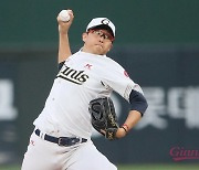 '18이닝 무실점→3G ERA 1.64' 롯데 박세웅, 금테안경 없이도 황금빛 투구