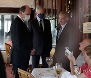 프랑스 총리, 아내 코로나19 확진으로 세번째 자가격리