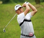 '부산 갈매기' 신용진, KPGA 챔피언스투어 2회 대회 정상