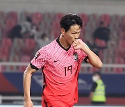 고맙고도 씁쓸하다는 중국 "中 축구 칭찬한 용병은 김영권 뿐"