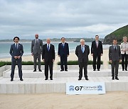 존슨 英 총리 "G7 회담은 코로나19 실수에서 배울 큰 기회"