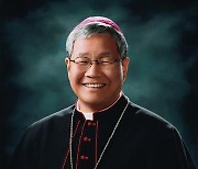 한국인 첫 교황청 장관 탄생..유흥식 주교, 교황청 성직자성 장관으로 임명