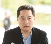 "변호사 품위유지 위반" 강용석 사생활 폭로에 1천만원 과태료 징계