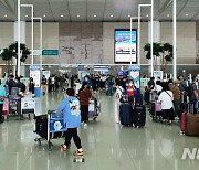 인천공항 활기 찾나..11일 이용객 1만명 전망