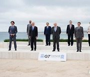 기념촬영하는 G7 정상들