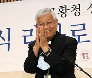 교황청 장관 임명된 유흥식 대주교 "교황 방북을 위해 적극 나설 것"