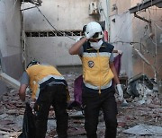 시리아 반군 장악 마을서 포격 18명 사망