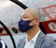 [b11 현장] 김태완 감독, "비기면 억울했을 경기, 선수들 칭찬하고 싶다"
