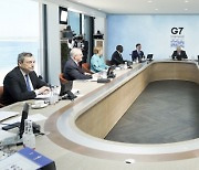 文 참석 G7 정상회의 확대회의 '종료'..한눈에 보는 3개 세션