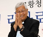 교황청 장관된 유흥식 주교 "교황 방북 위해 노력할 것"