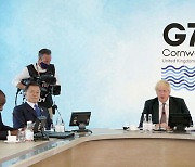 문 대통령, G7서 '온실가스 감축 목표 추가 상향' 재확인