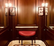 [박진배의 공간과 스타일] [72] 엘리베이터 내부의 의자