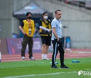 "아시아 축구 발전에 도움 안 돼"..벤투도 발끈한 '시간 지연'