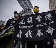 검은 옷만 입어도 수색.. 홍콩 민주화시위 2주년 흔적마저 실종
