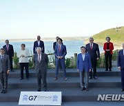 野, G7 사진서 남아공 대통령 '편집'에 "국제망신 조작"