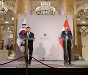 韓-오스트리아 전략적 동반자관계로..文 "한반도 비핵화 지속 관심 요청"