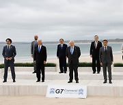 사라진 대통령?.. G7 정상회의 사진 논란