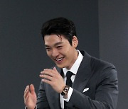[포토] 건강한 미소 보이는 김우빈