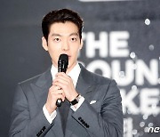 김우빈, 오랜만이죠?