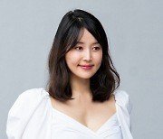 한지혜 '만삭' 화보도 청순·스타일리시하게..행복한 예비엄마 미소 [N화보]