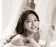 '6월의 신부' 하연주, 웨딩화보 공개..예비 신부의 행복한 미소