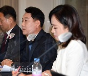 한국기자협회 초청 토론회 발언하는 이광재 의원