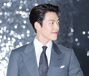 [포토] 김우빈, '섹시 옆라인'