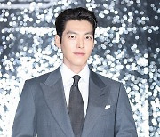 [포토] 김우빈, '수트의 정석'