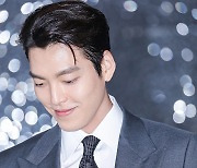 [포토] 김우빈, '엣지 넘치는 리젠트 헤어'