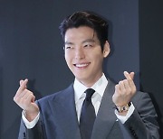 [포토] 김우빈 '스윗과 로맨틱이 만났을 때'