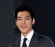 [포토] 김우빈, '비인두암 완치 후 환한 미소로 복귀'